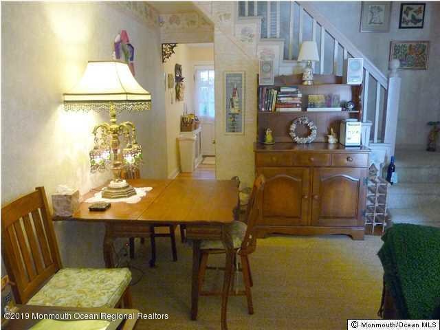 Photo - 98 Mt Carmel Way