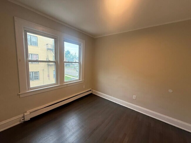 20 Claire Ave Unit B4
