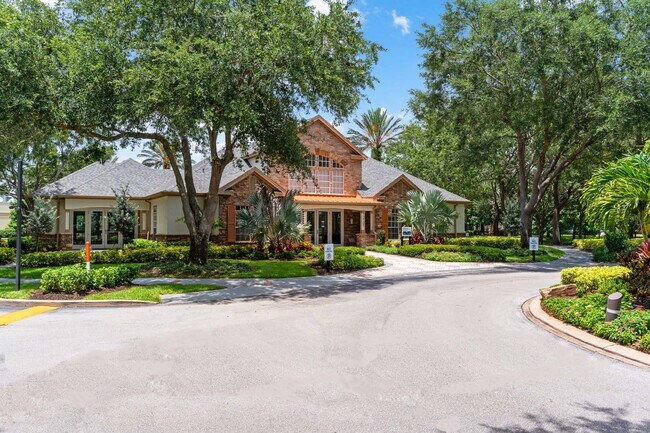 The Monaco at Waterford Lakes