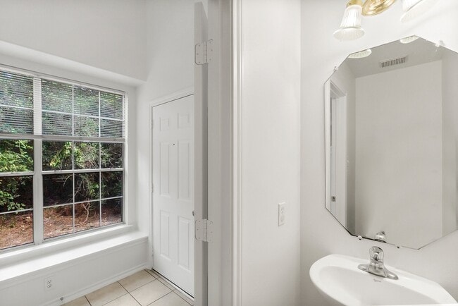 Photo - 144 Summerhaze Cir