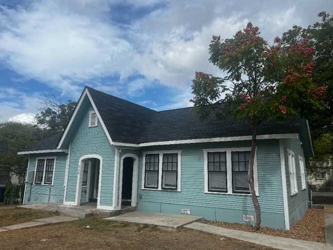 Photo - 715 W Hollywood Ave