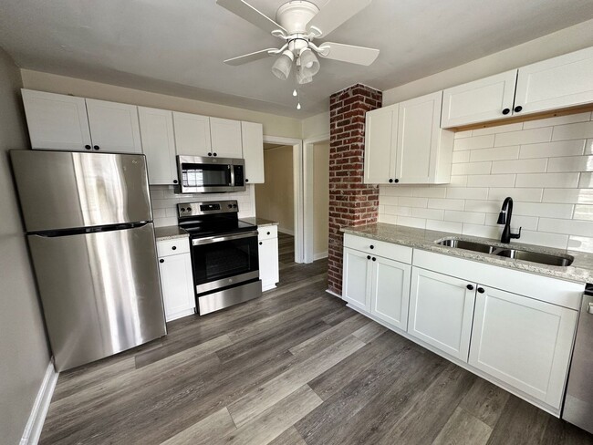 Photo - 108-110 Kilbourne Rd Townhome