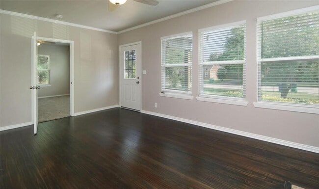 Photo - 702 Shawnee St