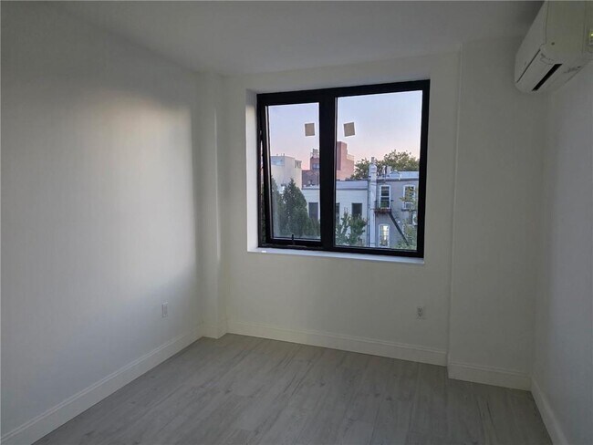 Photo - 526 56th St Unit 201