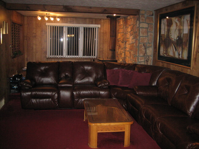 Building Photo - 41 E Kerr St Rental