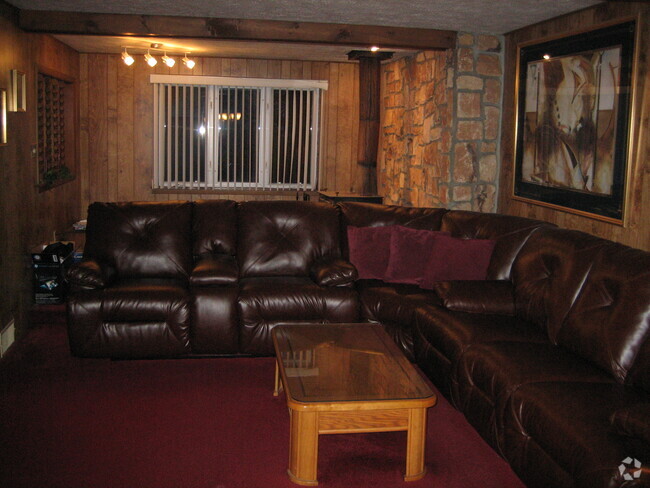 Building Photo - 41 E Kerr St Rental
