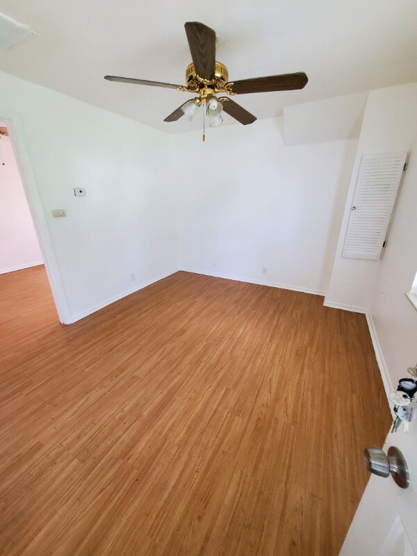 Photo - 9534 Flora Ave