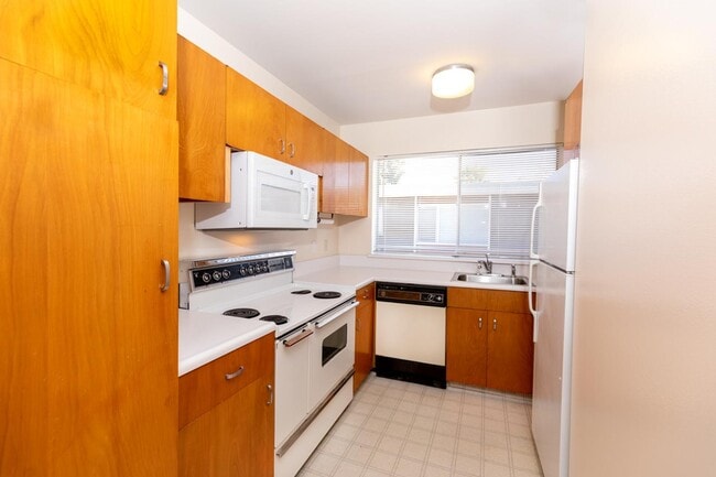 Photo - Elmwood 2 bed 1 bath condo great location