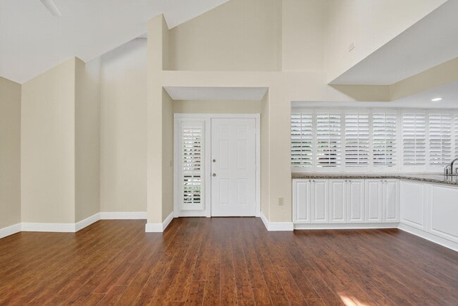 Photo - 203 Andover Ct