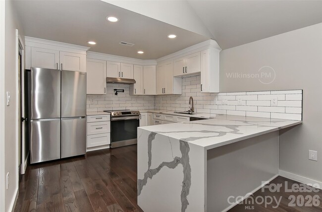 Photo - 2105 Highland St