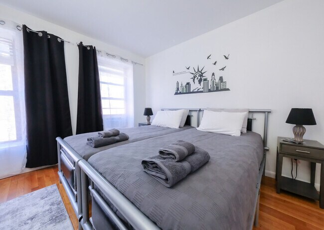 Photo - 305 E 104th St Unit SI ID1032015P