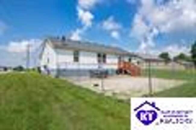 520 University Dr