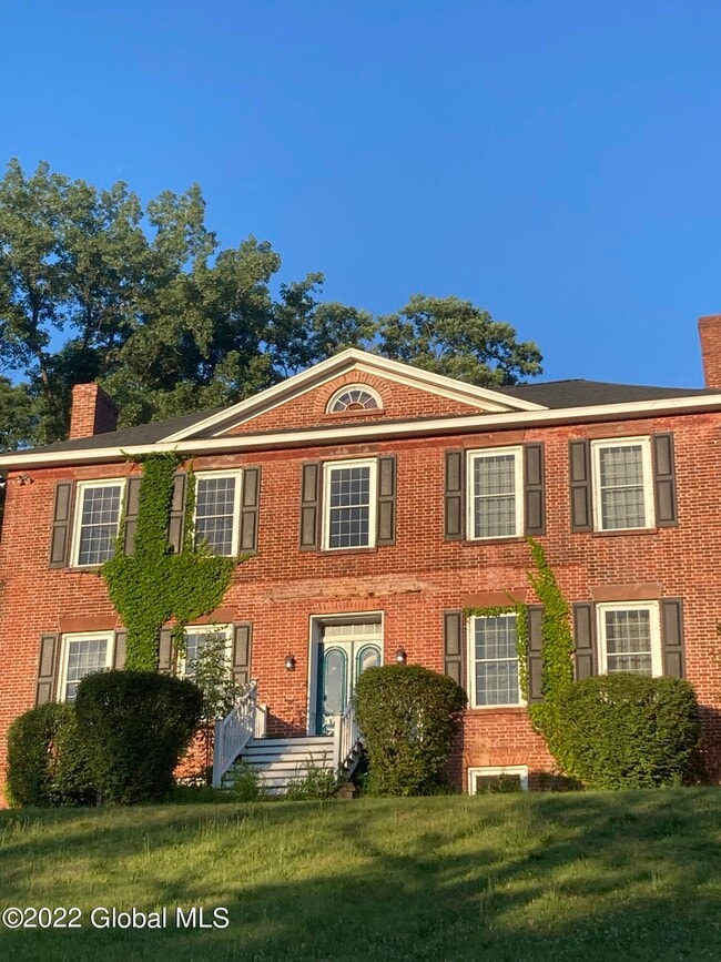 1194 River Rd Rental House Rental in Schodack Landing, NY