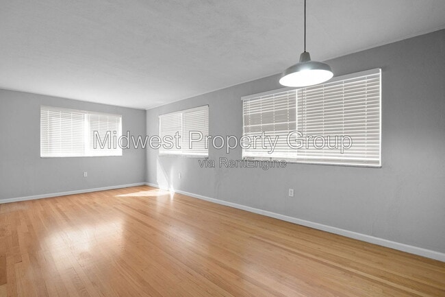 Building Photo - 2507 S Big Bend Blvd Unit Apt 11
