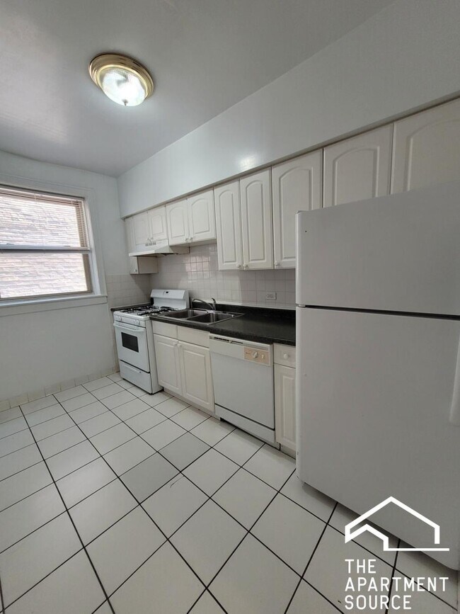 Photo - 910 Reba Pl Unit 2N