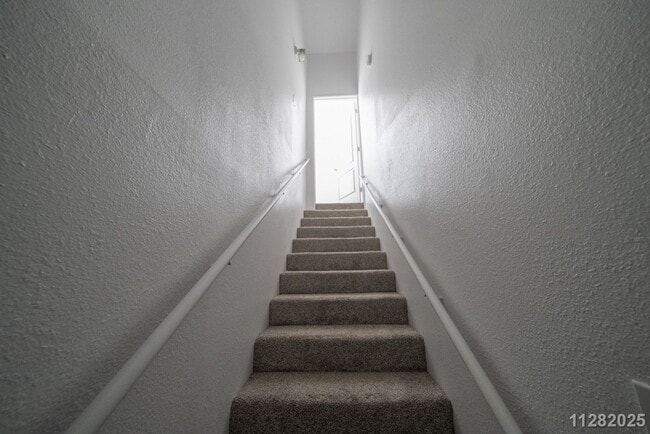 Photo - $3650.00 | 4bd/1.5ba Duplex in Pacific Palisades Pearl City