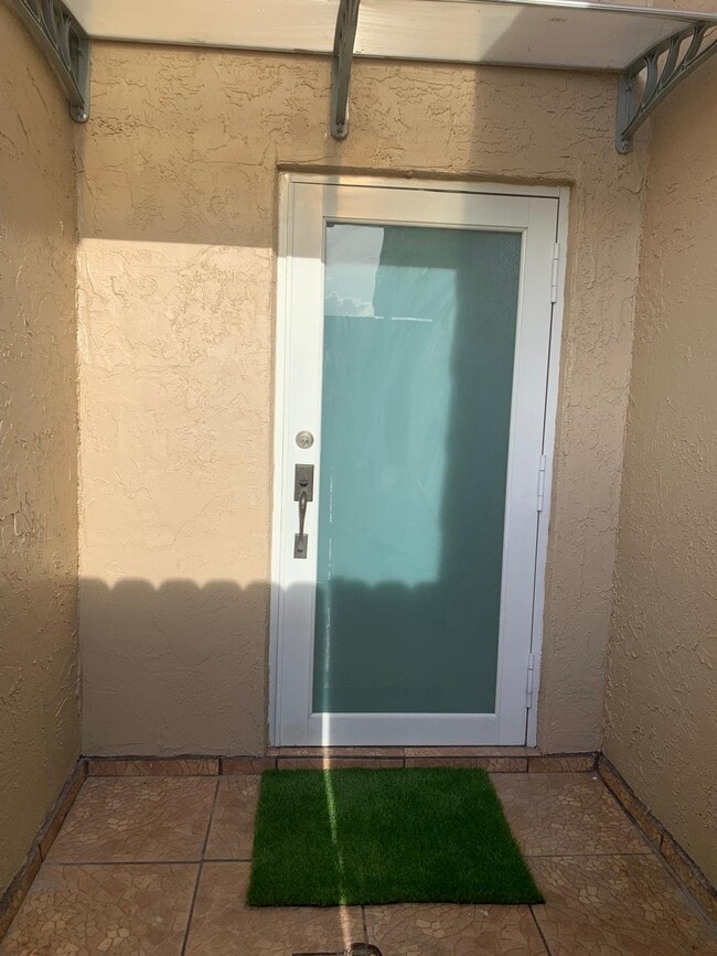 Building Photo - 4565 SW 143rd Ave