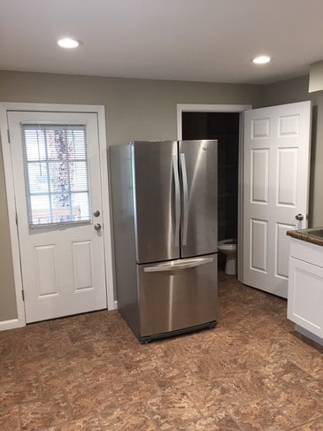 kitchen - 306 Lindsay Ave