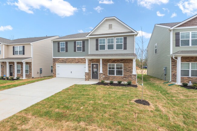 5513 English Holly Wy