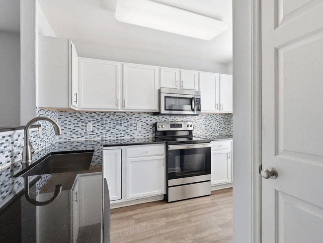 2121 Ventana Ln