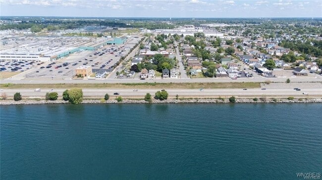 Photo - 2877 Niagara St