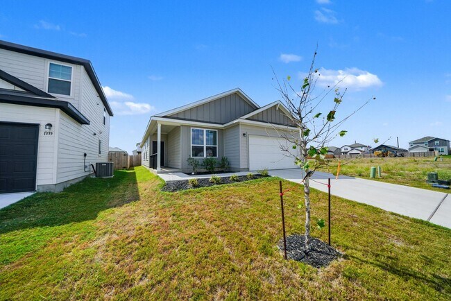 Photo - Beautifully Maintained Single-Story Home i...