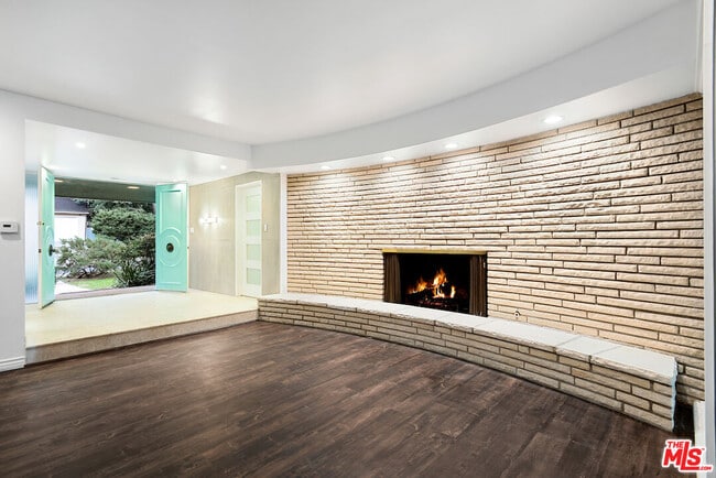 Photo - 3151 Oakdell Ln