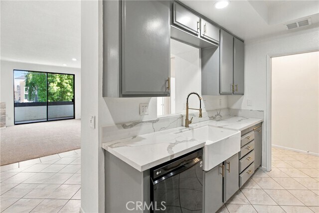 14115 Moorpark St Unidad 104
