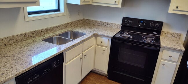 Photo - 201/203 East Paces Dr