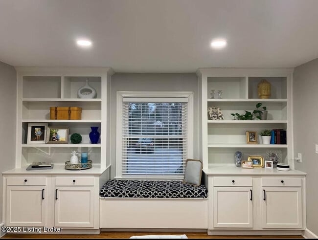 Photo - 405 Breckenridge Ln