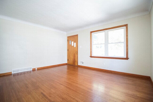 Photo - 27 W Capistrano Ave