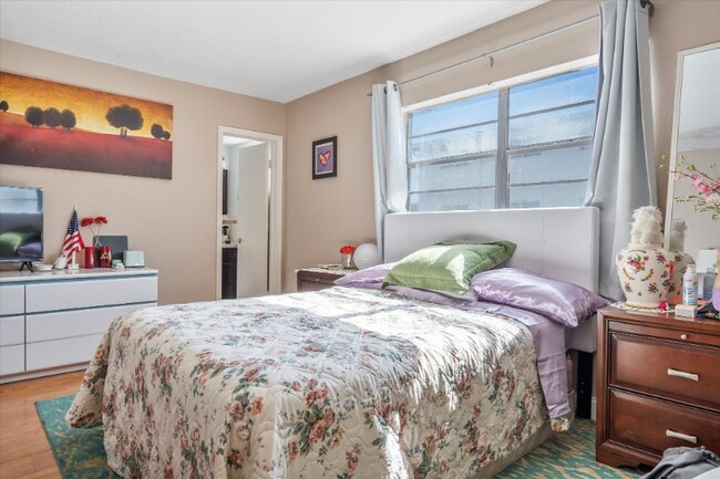 Photo - 714 NE 10th St Condo Unit 205