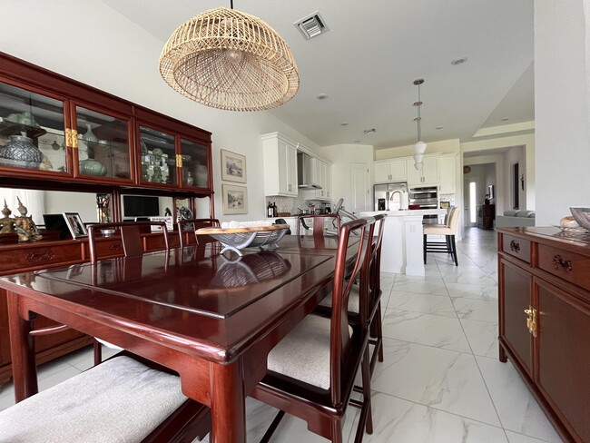 Photo - 5663 St Armands Way