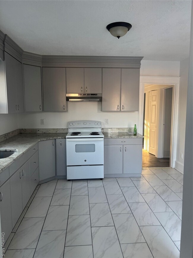 Photo - 20 N White St