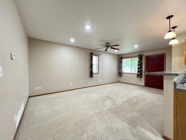 511 Sapphire Cir