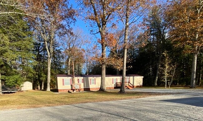 Building Photo - 2337 2nd New Hampshire Turnpike N