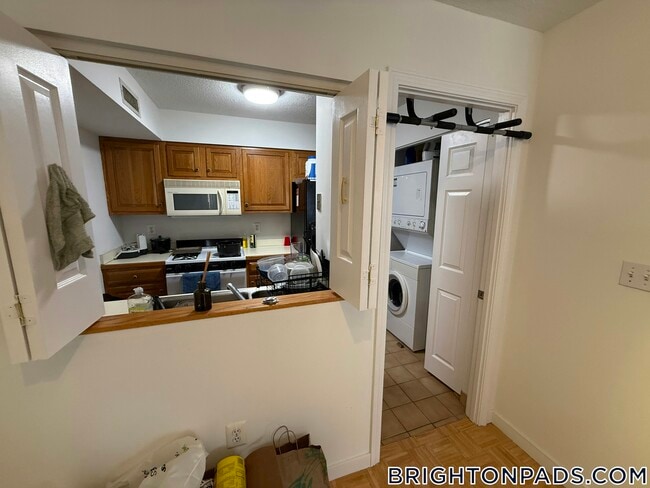 Photo - 147 Kelton St Unidad 716