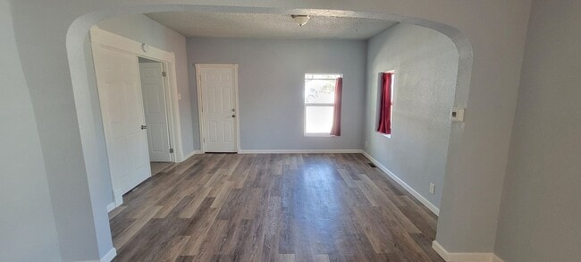 Photo - 408 Rudd Ave