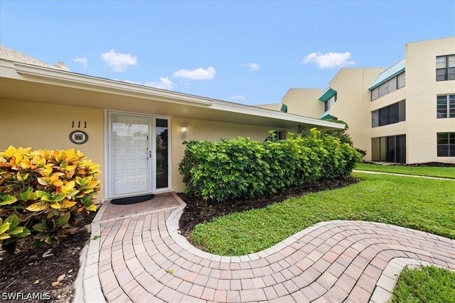 Building Photo - 925 Palm View Dr Unit 111