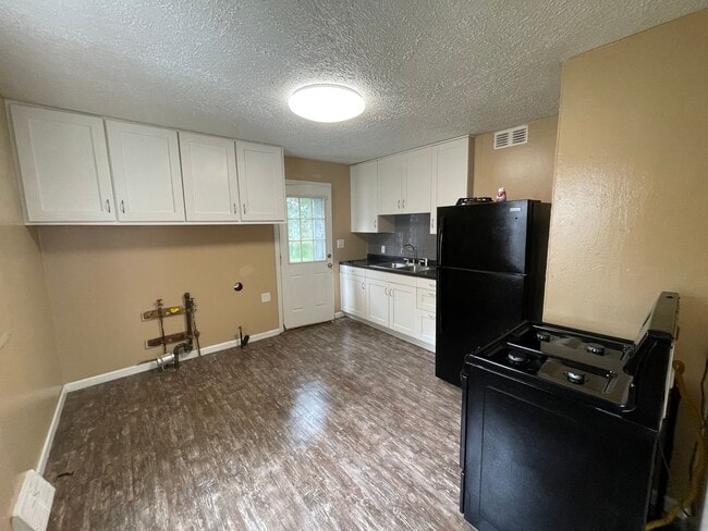 Photo - Cozy Peaceful 2 Bedroom Milan Home with Garage