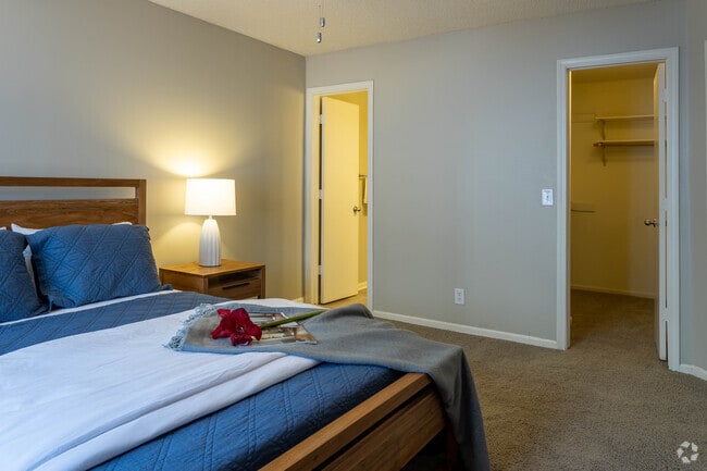 2BR, 2BA - Everest