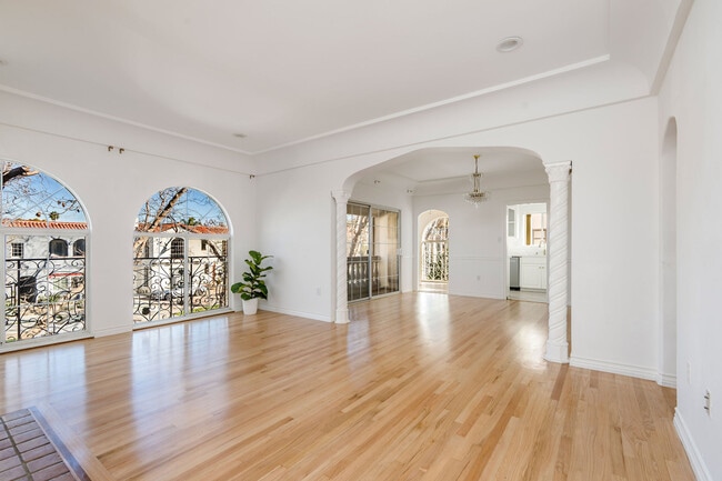 Building Photo - 6418 W 6th St Unit 6418