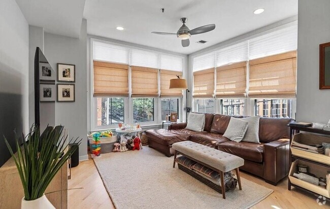 Building Photo - 92 Madison St Unit 3B Rental