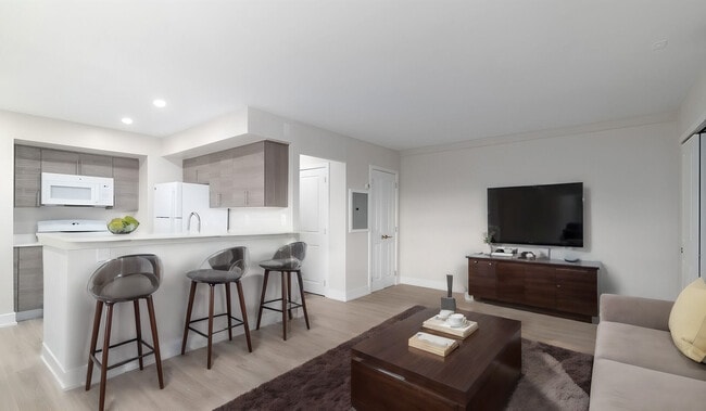 Photo - Donna Court Apartments