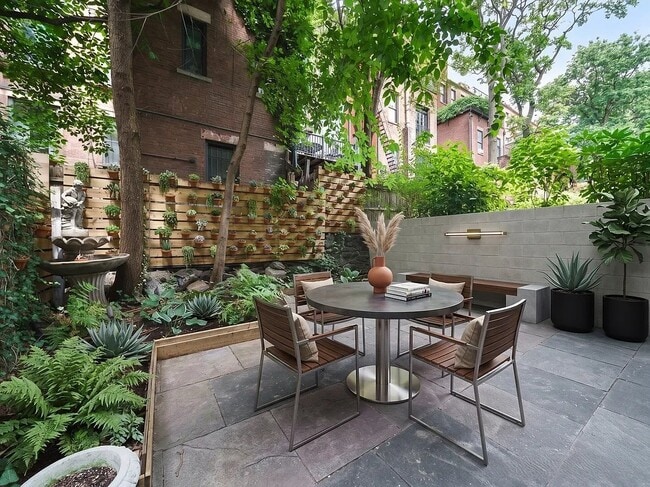 Building Photo - 51 W 88th St