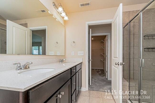 Photo - 1515 Glacier Dr