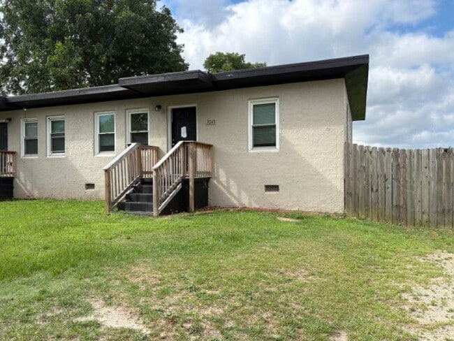 Building Photo - Bragg Court Apartment offering 1/2 OFF YOUR FIRST MONTHS RENT!! Available NOW!!