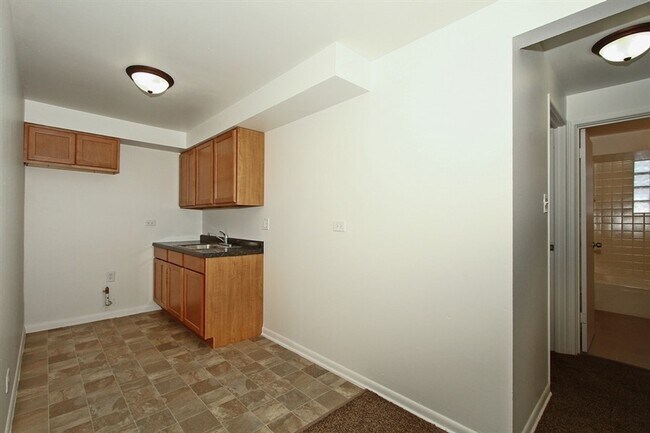 8345 S Drexel