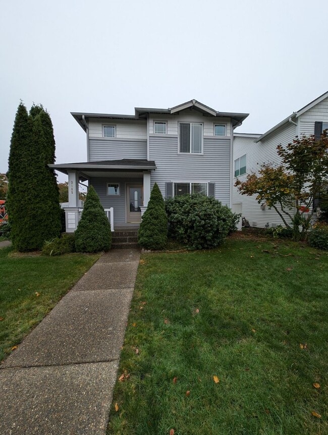 Building Photo - Corner lot 3 bed, 2.5 bath DuPont home!