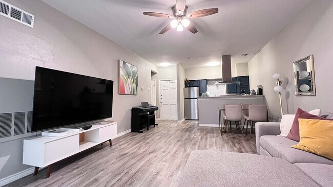 Photo - 1908 San Antonio St Unit 202